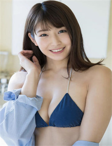 美女脱去所有胸罩